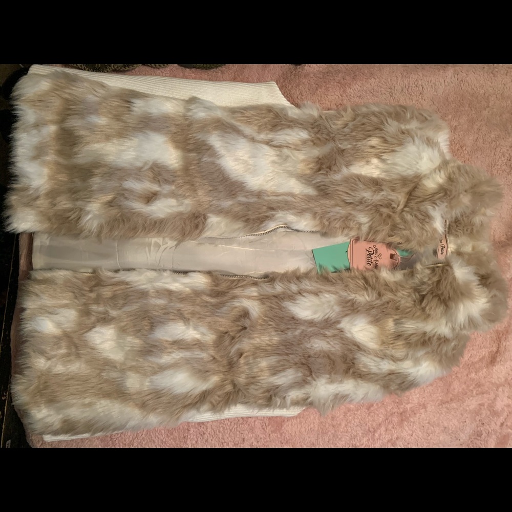 Miss Ashley Petite faux fur zip up vest